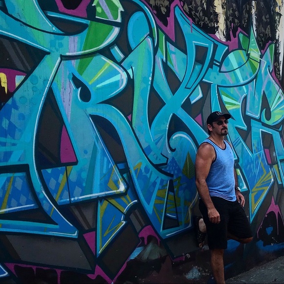 Meet your Posher, Tony - Picture 1 of 3